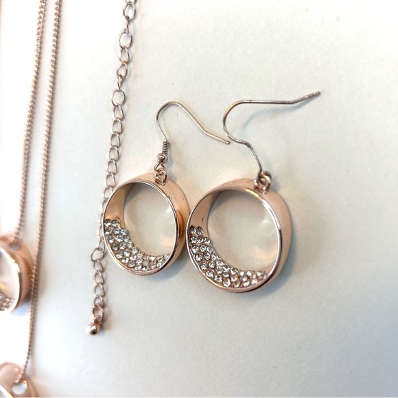Rose Gold Tone Metal with Crystals Set Dangle Earrings Long Necklace - Picture 11 of 11